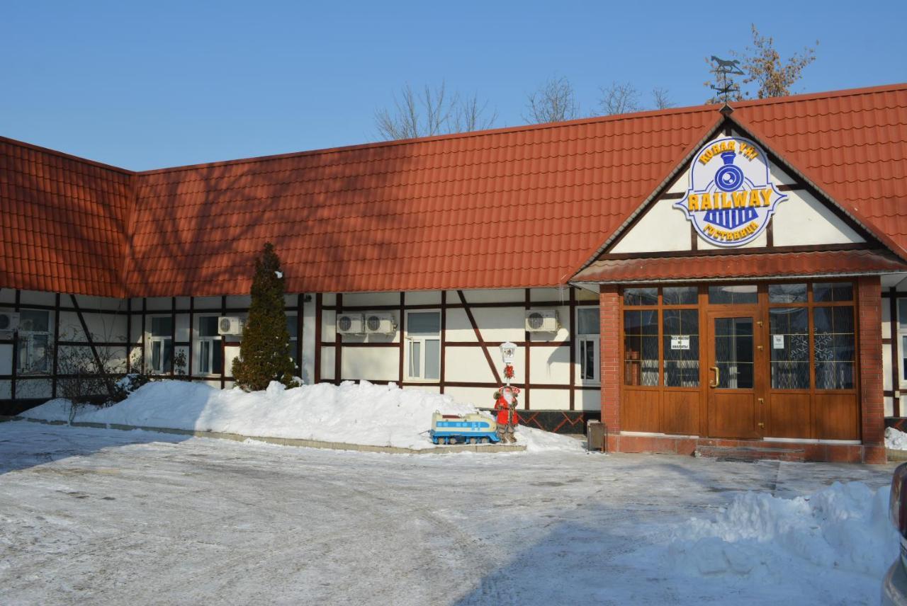 Railway Hotel Alma-Ata Exteriör bild